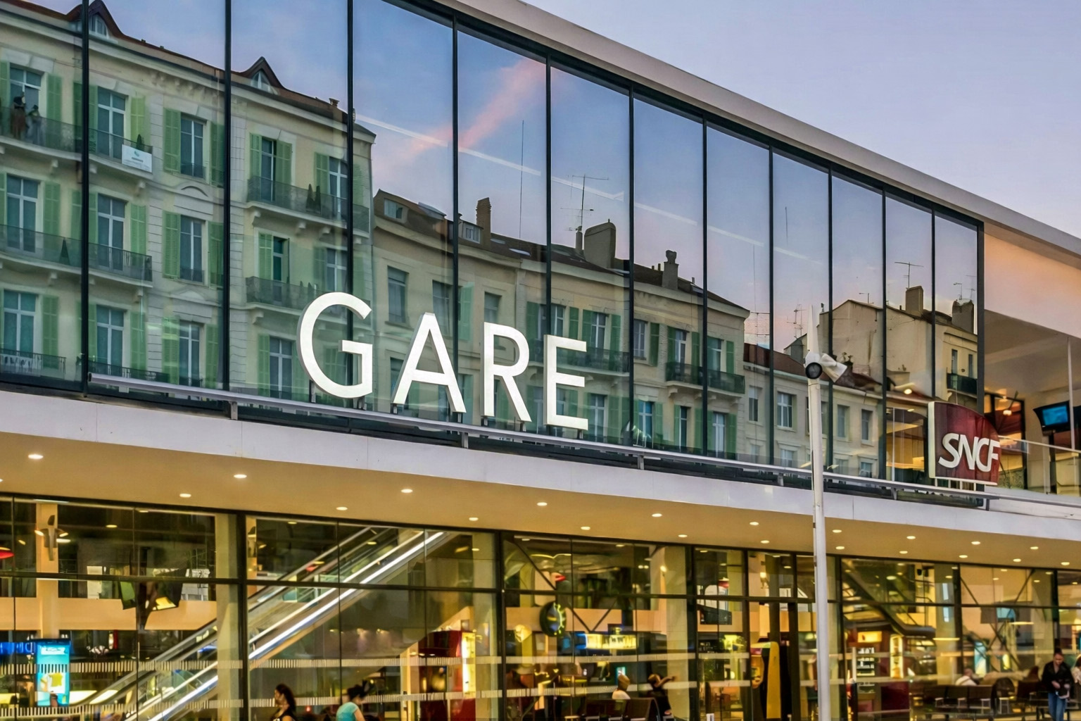 Grasse taxi train station service